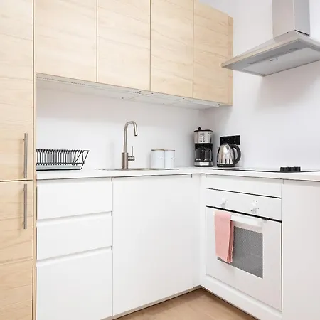 Royal Park By Renters Apartment
