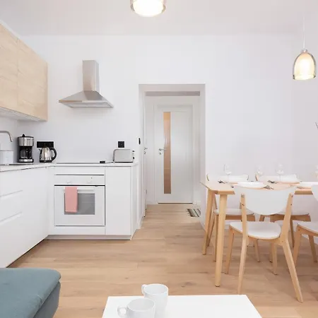 Apartment Royal Park By Renters Warsaw