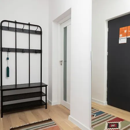 Royal Park By Renters Apartment